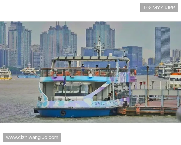 托雷斯中国行 Day3 燃爆上海！签售、友谊赛与黄浦江夜话，球迷跨越山海赴约(2)